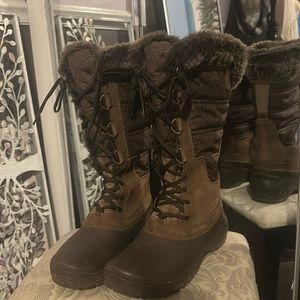 Size 8 north face boots